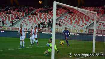 Calcio, il Bari vince in casa contro il Picerno: il gol di Antenucci decide la gara ma è Cheddira a suonare la carica - La Repubblica