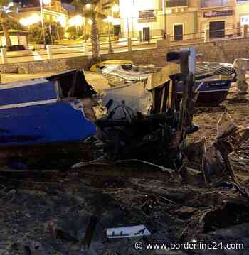 Bari, a Torre a mare una imbarcazione incendiata: amarezza e solidarietà - Borderline24 - Il giornale di Bari