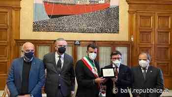 Bari, il sindaco premia il professor Ostilio Palmieri: "Eletto dai pazienti online miglior medico internista … - La Repubblica