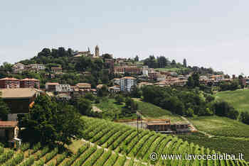 In frazione Bussia di Monforte d'Alba si restaura l'edificio della ex scuola - LaVoceDiAlba.it