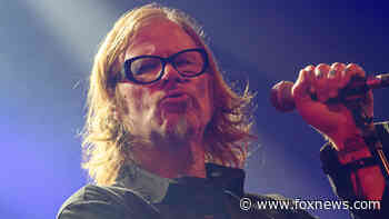 Mark Lanegan, frontman for Screaming Trees and Queens of the Stone Age, dead at 57