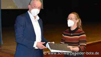 Gegenwehr der Sulzer Bürger - Ordner mit Unterschriften gegen Gewerbegebiet überreicht - Schwarzwälder Bote