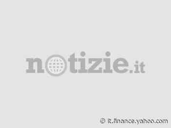 Alex Marè racconta la sua opera in bianco e nero, "Ritratto Fotografico" - Yahoo Finanza