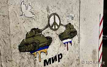 Crisi Russia-Ucraina, a Roma nuova opera di Laika per la pace - Sky Tg24