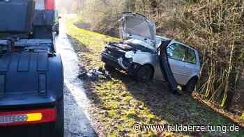 Fulda: Polo-Fahrer gerät in Gegenverkehr und kollidiert mit Lkw - Fuldaer Zeitung