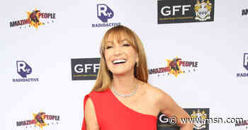 Sofia Vergara stuns in satin pants and curve-hugging corset, plus more great photos of celebrities this week - msnNOW