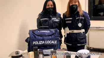 Carpi, aveva profumi griffati ma erano tutti falsi - La Gazzetta di Modena