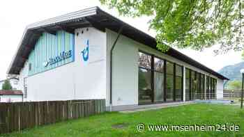 Bernau jongliert mit den Bademeistern