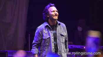 Eddie Vedder Honors ‘One of a Kind Singer’ Mark Lanegan at Seattle Concert