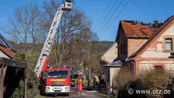 Dachstuhl brennt in Gumperda