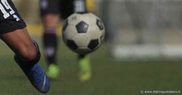Razzismo, altri due episodi sui campi di calcio: a Vercelli l’allenatore grida “alzati, Africa” a un 21enne, a Foggia “scimmia, vai nella giungla”