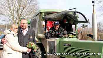 22. 2. 22: Mit Trecker-Parade in Baddeckenstedt ins Eheglück