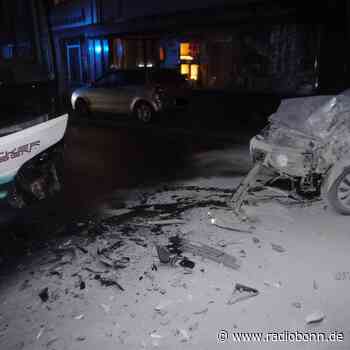 Hennef: Auto stößt mit Linienbus zusammen - drei Verletzte - radiobonn.de