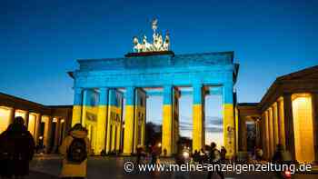 Solidarität mit der Ukraine - Brandenburger Tor beleuchtet