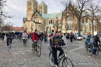 Fahrrad-Demonstranten radeln am Freitag durch Münster
