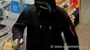 Nach Tankstellenüberfall in Wasserburg: Haftbefehl gegen Verdächtigen (21)