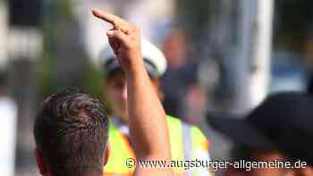 20-Jähriger zeigt Polizisten Mittelfinger, flieht und verletzt Beamte