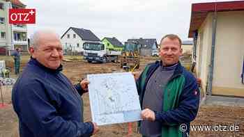 Bagger statt Schaukel im Garten der Dornburger Dornröschen-Kinder