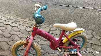 Kinderfahrrad am Dreimühlen-Wasserfall, Nohn - Kreis Cochem-Zell - Rhein-Zeitung