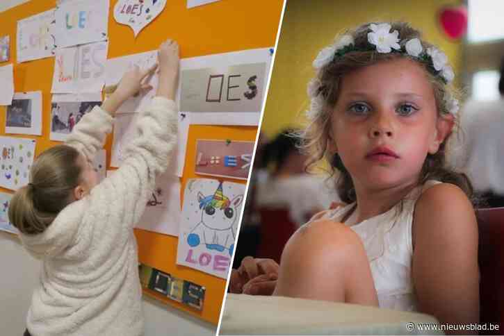 1 jaar na dodelijk ongeval is eenhoornmeisje Loes (7) niet vergeten: “Elke dag begint met het aansteken van een kaarsje bij haar foto”