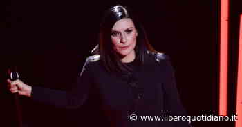 Laura Pausini, "Marco se ne è andato"? 29 anni dopo, una atroce storia di corna: "Come lo ho beccato" - Liberoquotidiano.it