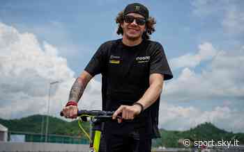 Marco Bezzecchi, il profilo in vista della MotoGP 2022: quei ricci che ricordano il Sic - Sky Sport