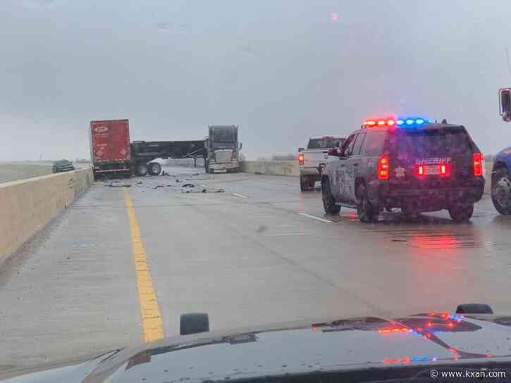 LIVE BLOG: Icy roads lead to Travis County mobile COVID-19 clinic cancelation