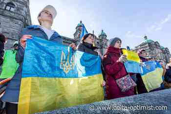 Ukrainian community rallies at the B.C. legislature to condemn Russian invasion - Delta-Optimist