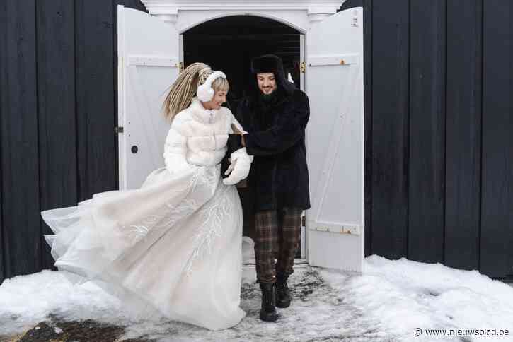 Huwelijksdag op IJsland bijna genekt door sneeuwstorm, maar gered door zeven Vlaamse natuurfotografen: “Hoe toevallig kan toeval zijn?”