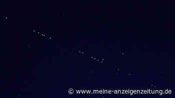 Elon Musk schickt weitere „Starlink“-Satelliten ins All: „Perlenkette“ am Himmel zu sehen