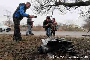 Facebook, TikTok, Twitter et même Tinder... l'invasion russe en Ukraine se joue aussi sur les réseaux sociaux