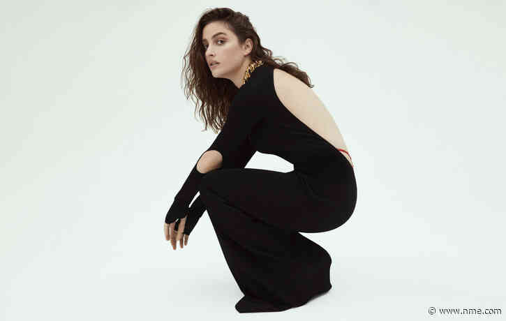 Banks announces new album ‘Serpentina’, shares anthemic single ‘Holding Back’