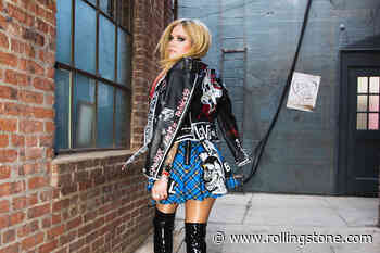 Avril Lavigne Gets Back to Her Aughts Emo Bubble-Punk Roots on the Absolutely Killer ‘Love Sux’