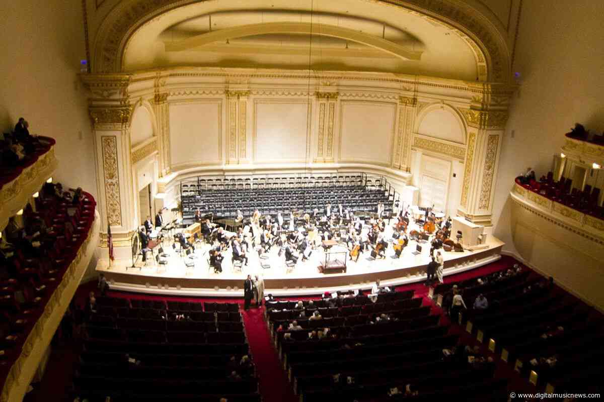 Carnegie hall. Carnegie Hall, Нью-Йорк. Концертный зал Карнеги Холл. Карнеги Холл Чайковский. Дворжак Карнеги-Холл.