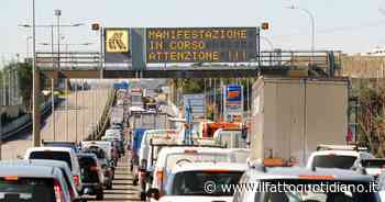 Caro carburante, da Ravenna a Palermo e Bari: ancora proteste dei tir - Il Fatto Quotidiano