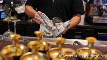 Gastgewerbe - Suhl - IHK: Erstmals Crashkurs für Aushilfen im Gastgewerbe - Wirtschaft - Süddeutsche Zeitung