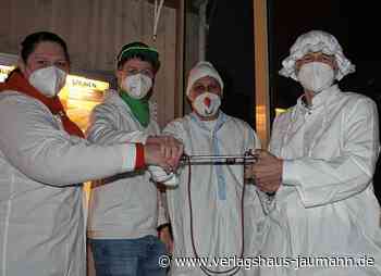 Steinen - Burgi beugt sich Macht der Narren - www.verlagshaus-jaumann.de