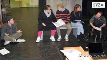 Parchim: Schauspieler des Jungen Staatstheaters proben den erneuten Neustart | svz.de - svz – Schweriner Volkszeitung