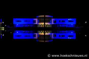 Gemeente Hoeksche Waard kleurt dit weekend de gemeentehuizen blauw en geel om solidariteit en steun te tonen aan de bevolking van Oekraïne - Hoeksche Waard Nieuws