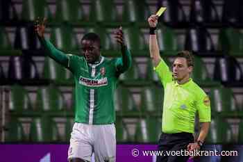 Match in Nederlandse tweede klasse even stilgelegd, speler wou fan te lijf gaan na oerwoudgeluiden: &quot;Hij stond in tranen onder de douche&quot;