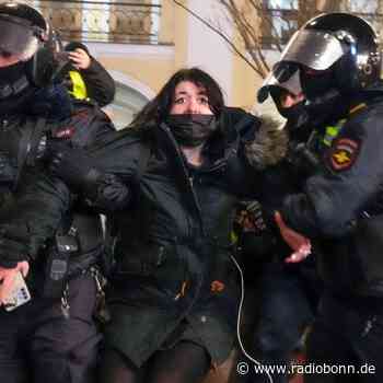 Russland: Hunderte Festnahmen bei Anti-Kriegs-Demos - Radio Bonn / Rhein-Sieg - radiobonn.de