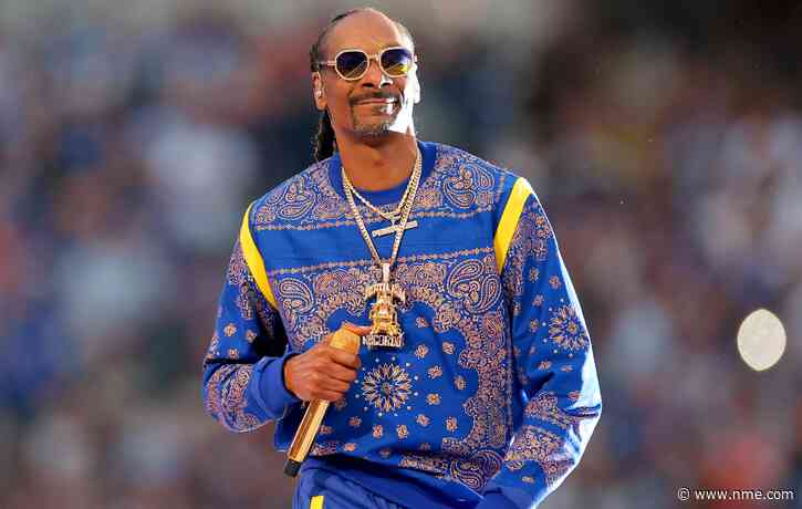 Snoop Dogg explains how Queen Elizabeth stopped him getting kicked out of the UK