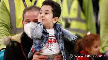 I bambini di Siena regalano la pista dei barberi al piccolo Mustafà - LA NAZIONE