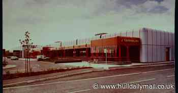 Fascinating look inside Hull's first Sainsbury's when it opened in the 80s - Hull Live