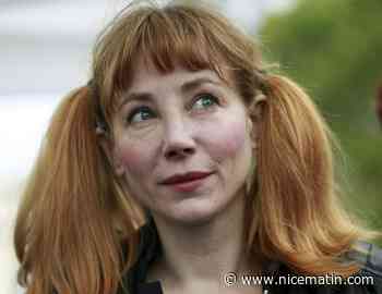 "Face au danger, qu’est-ce que tu fais?" Julie Depardieu en dit plus sur sa nouvelle pièce de théâtre, Snow Thérapie