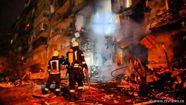 Ukrainian forces resist Russian advance on capital Kyiv