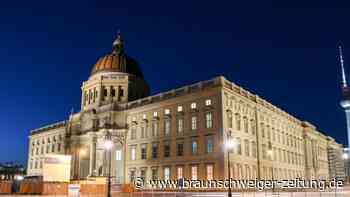 Sturmschäden an umstrittener Fassade des Humboldt Forums