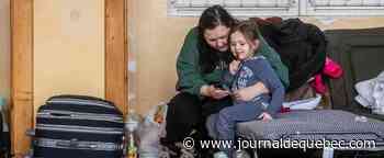 Guerre en Ukraine: la grande vague de réfugiés arrive en Pologne