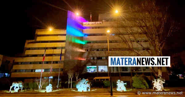 Matera, Città della Pace, si illumina per dire no alla guerra! Le foto - Matera News