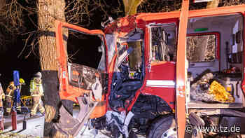 „Das ist sehr dramatisch“: Feuerwehrauto verunglückt auf dem Weg zum Einsatz - tz.de